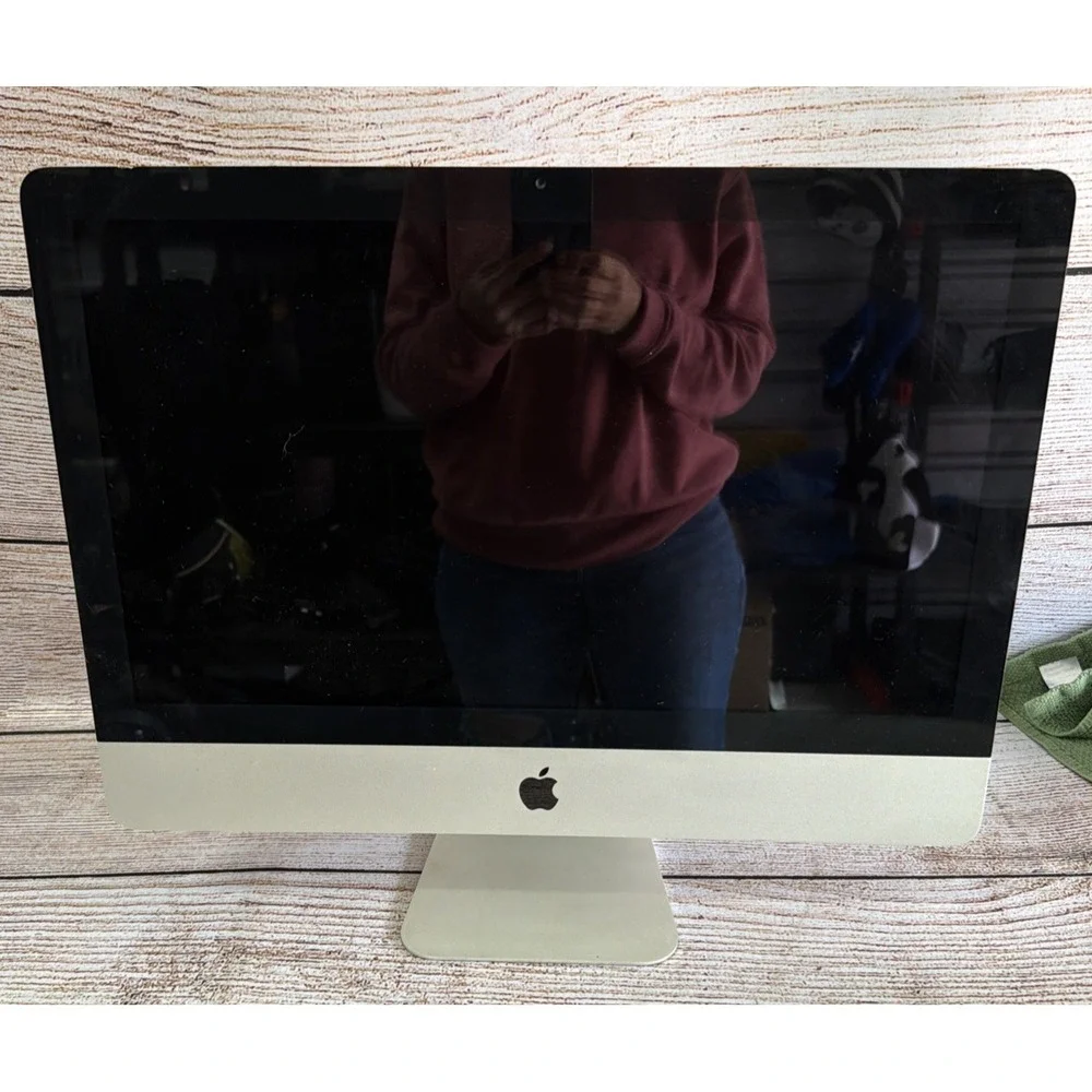 Apple Monitor A1311 21.5-inch Untested As Is No Power Adapter Parts